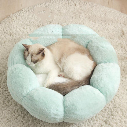 Floral Haven Pet Bed - Luxurious Flower-Shaped Blanket For Dogs And